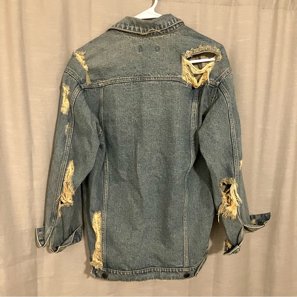 Urban Outfitters BDG Oversized Distressed Denim Jacket Size S - Picture 2 of 9